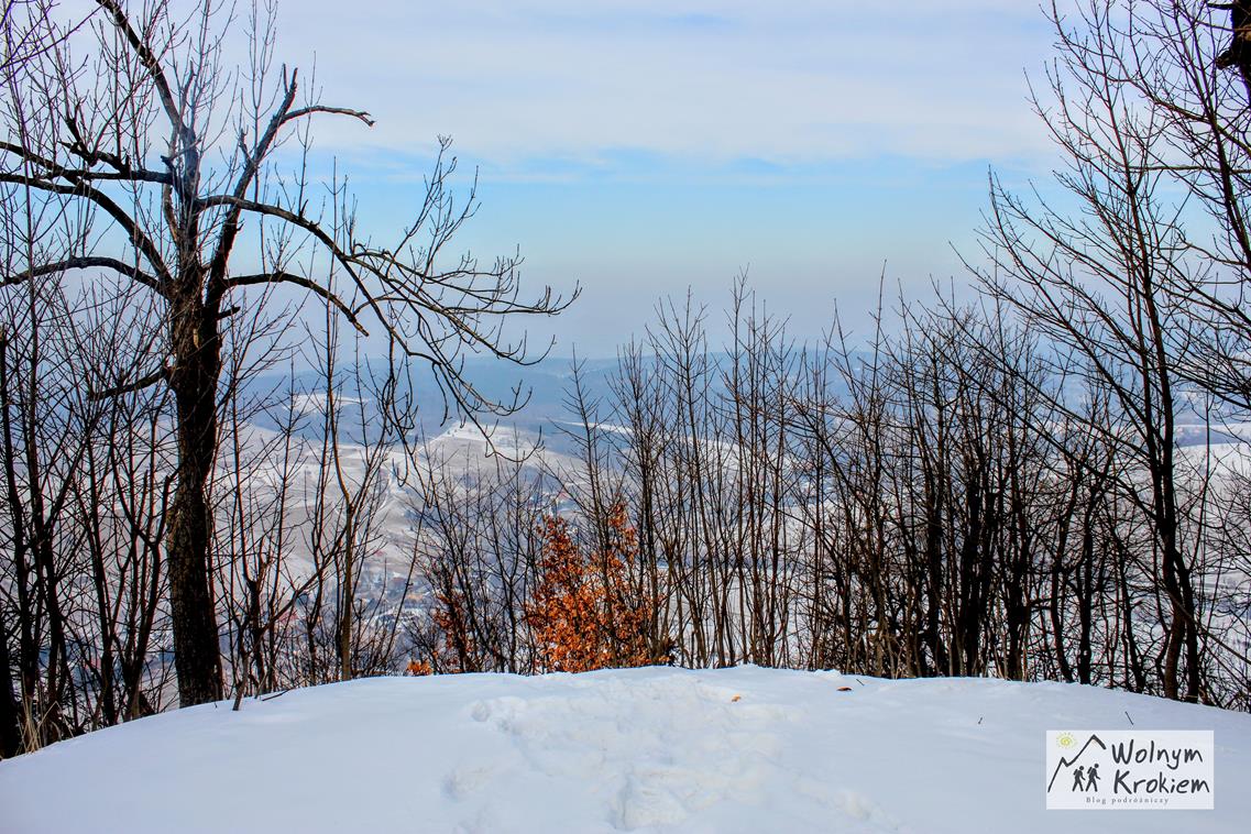 Stożek Wielki (Góry Kamienne) szlak żółty z Unisławia Śląskiego zimą