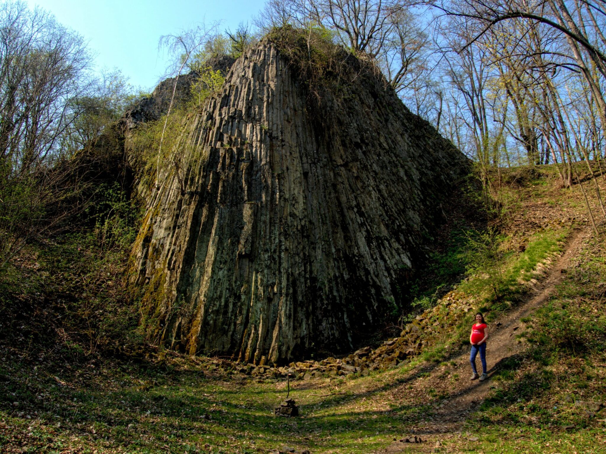Wygasły wulkan Rataj (350 m n.p.m.) i Małe Organy Myśliborskie