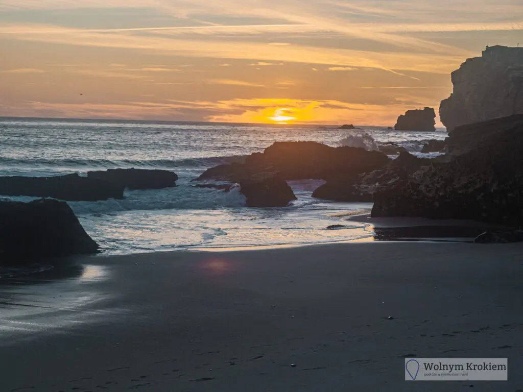 Zachód słońca nad morzem - Nazare Portugalia