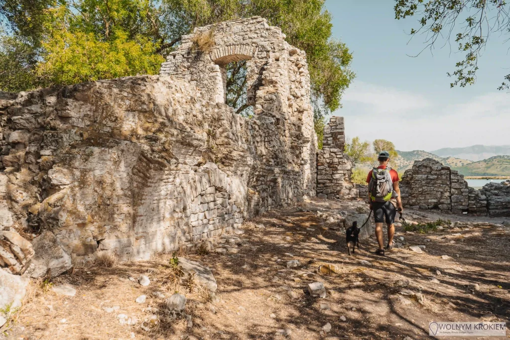 Pozostałości Pałacu Triconch w Butrint